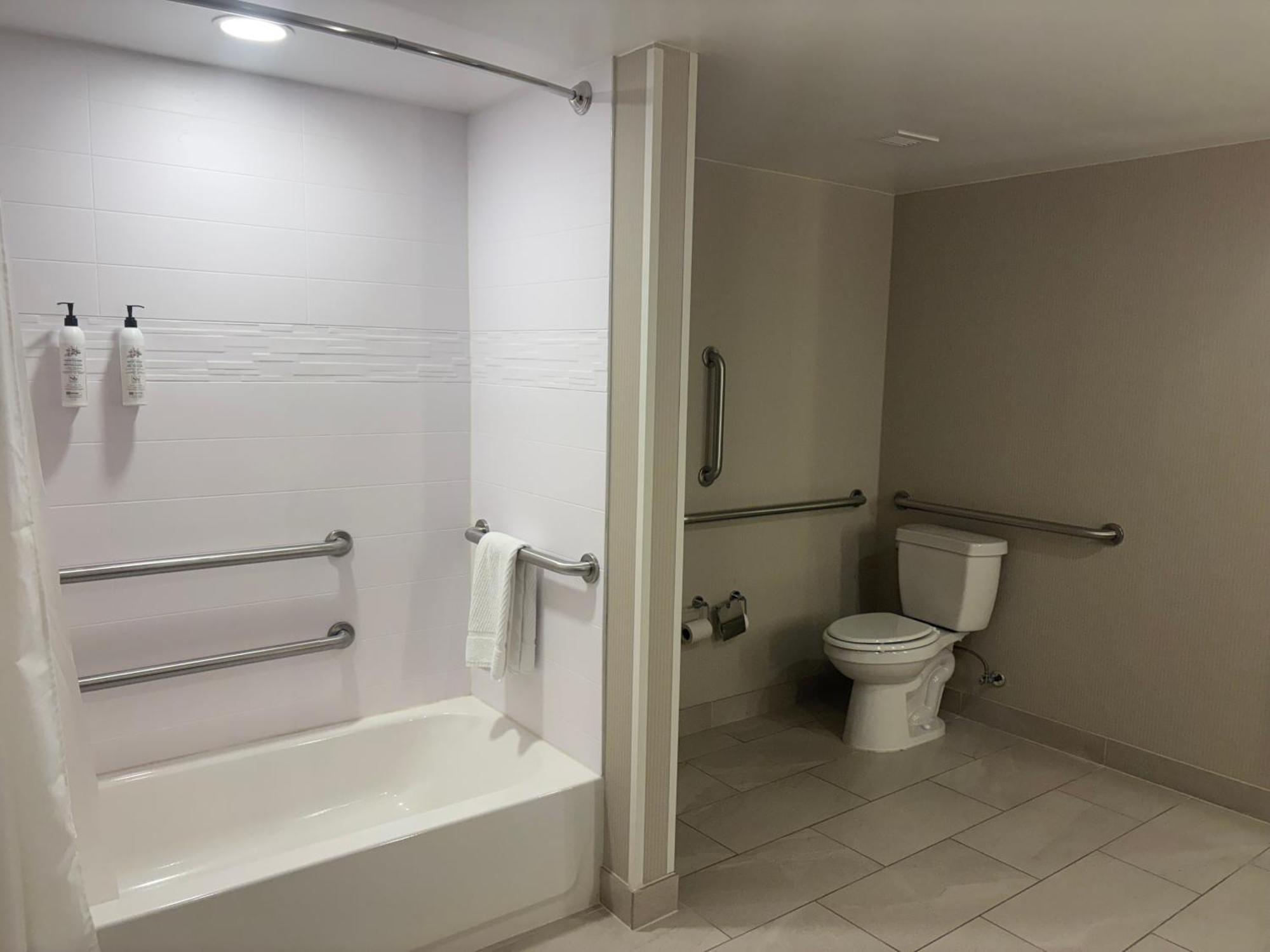 Delta Hotels By Marriott Indianapolis Airport Екстериор снимка
